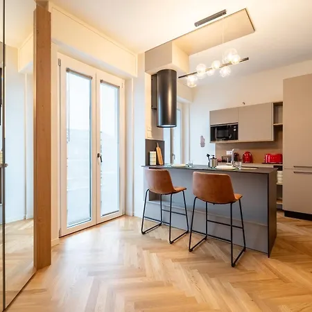 L55 Design With Garage Apartament *